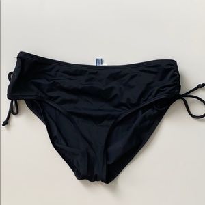 Black Swim Bottoms🧞‍♀️